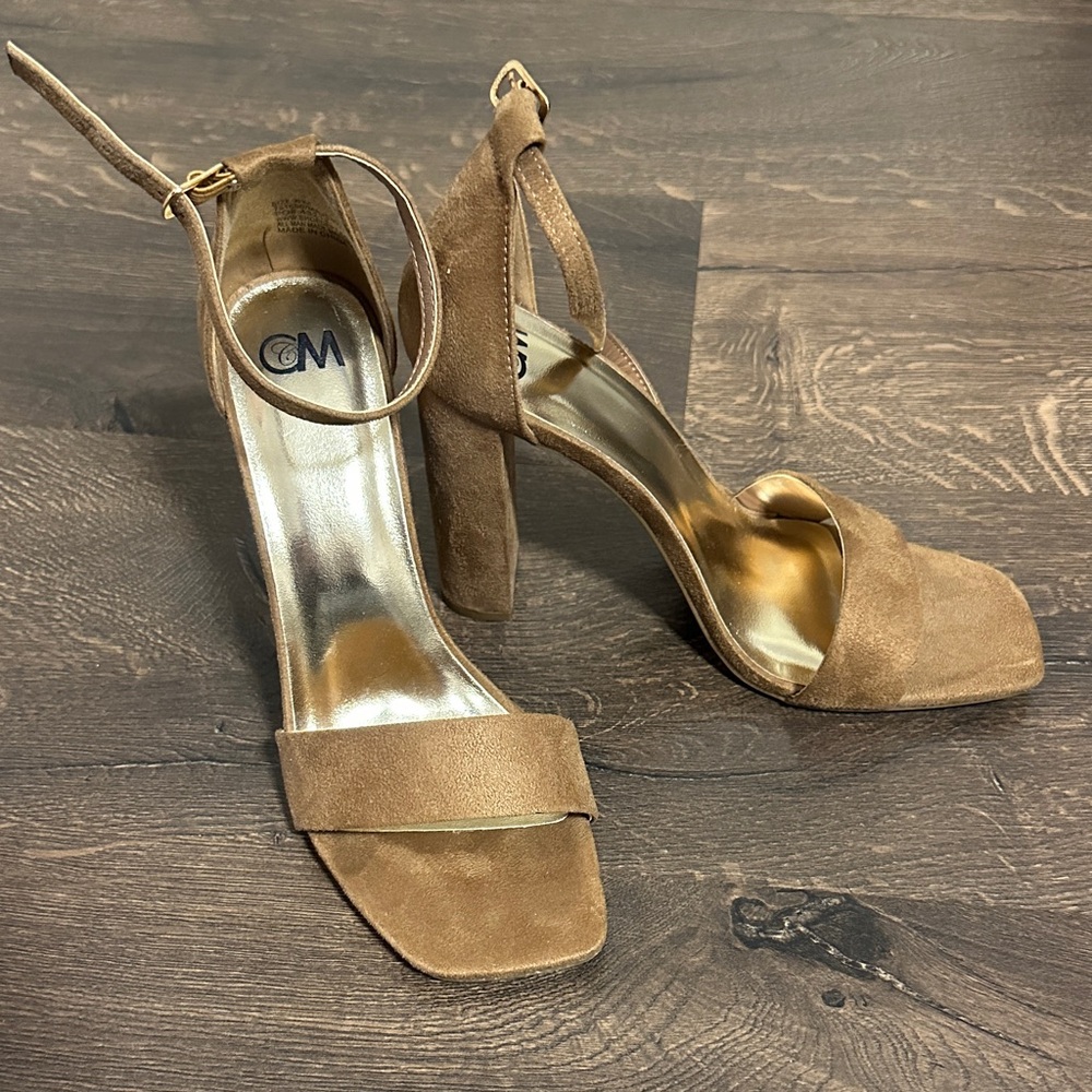 Elegant Tan Suede Heels
